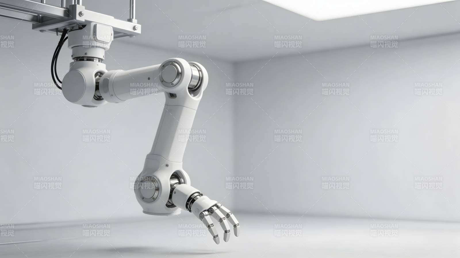 机械臂在空旷空间中图片
