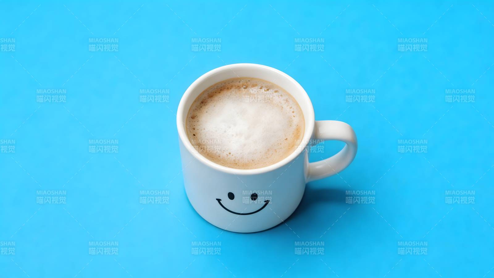 微笑咖啡杯图片