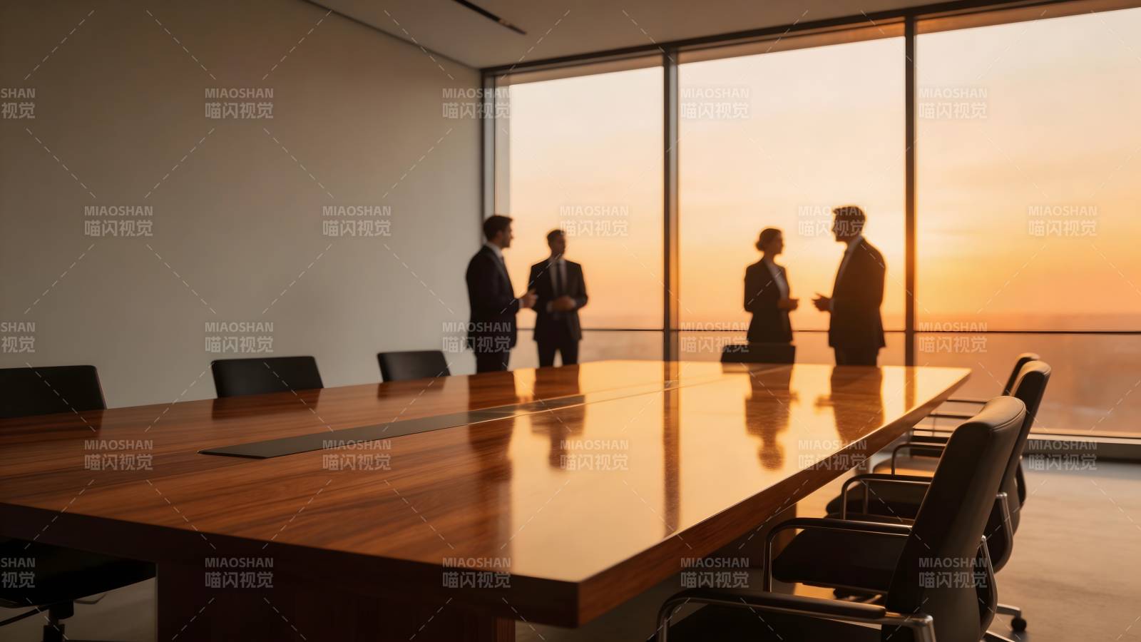 商务会议夕阳时分图片
