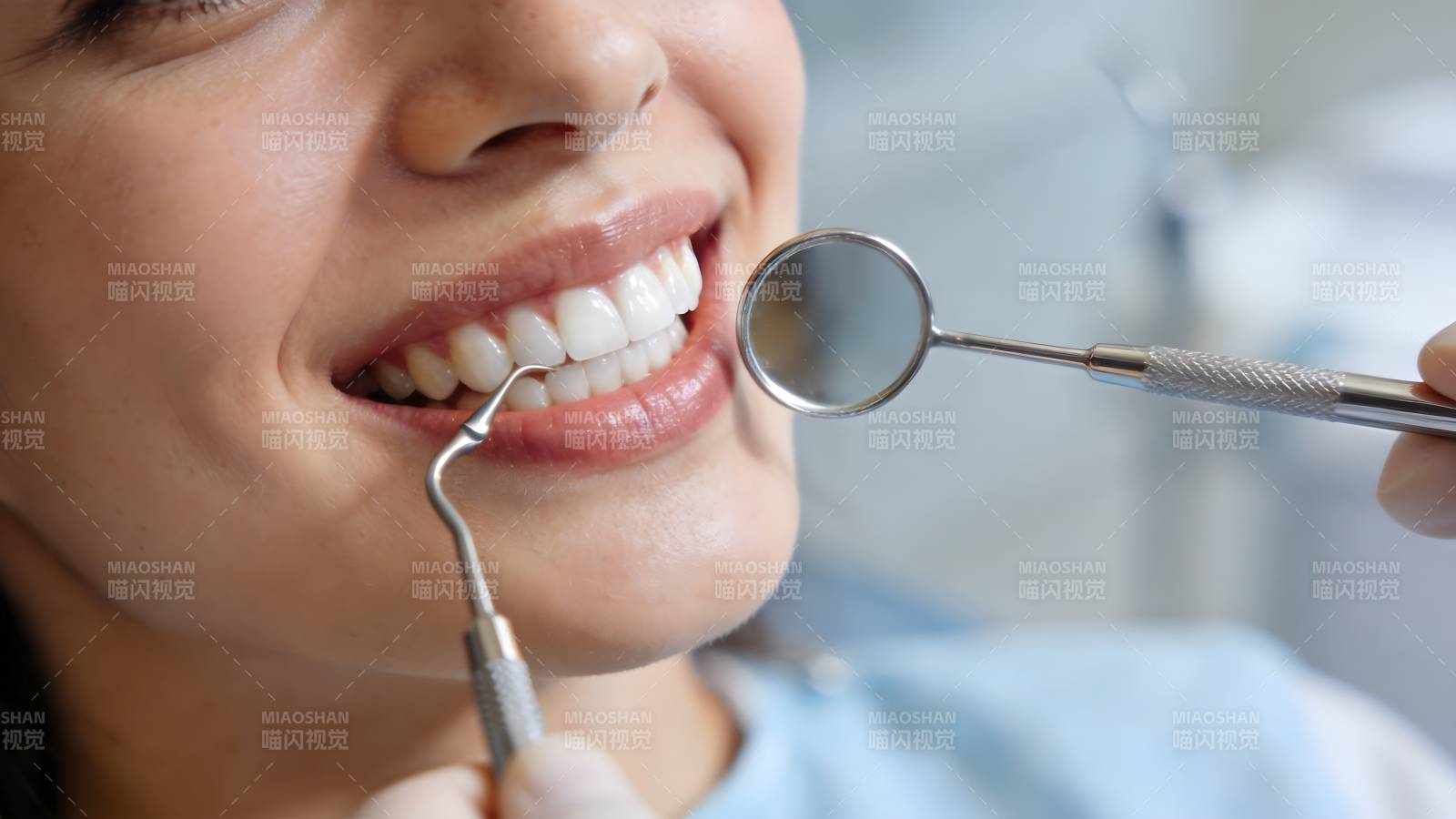 牙科检查微笑图片