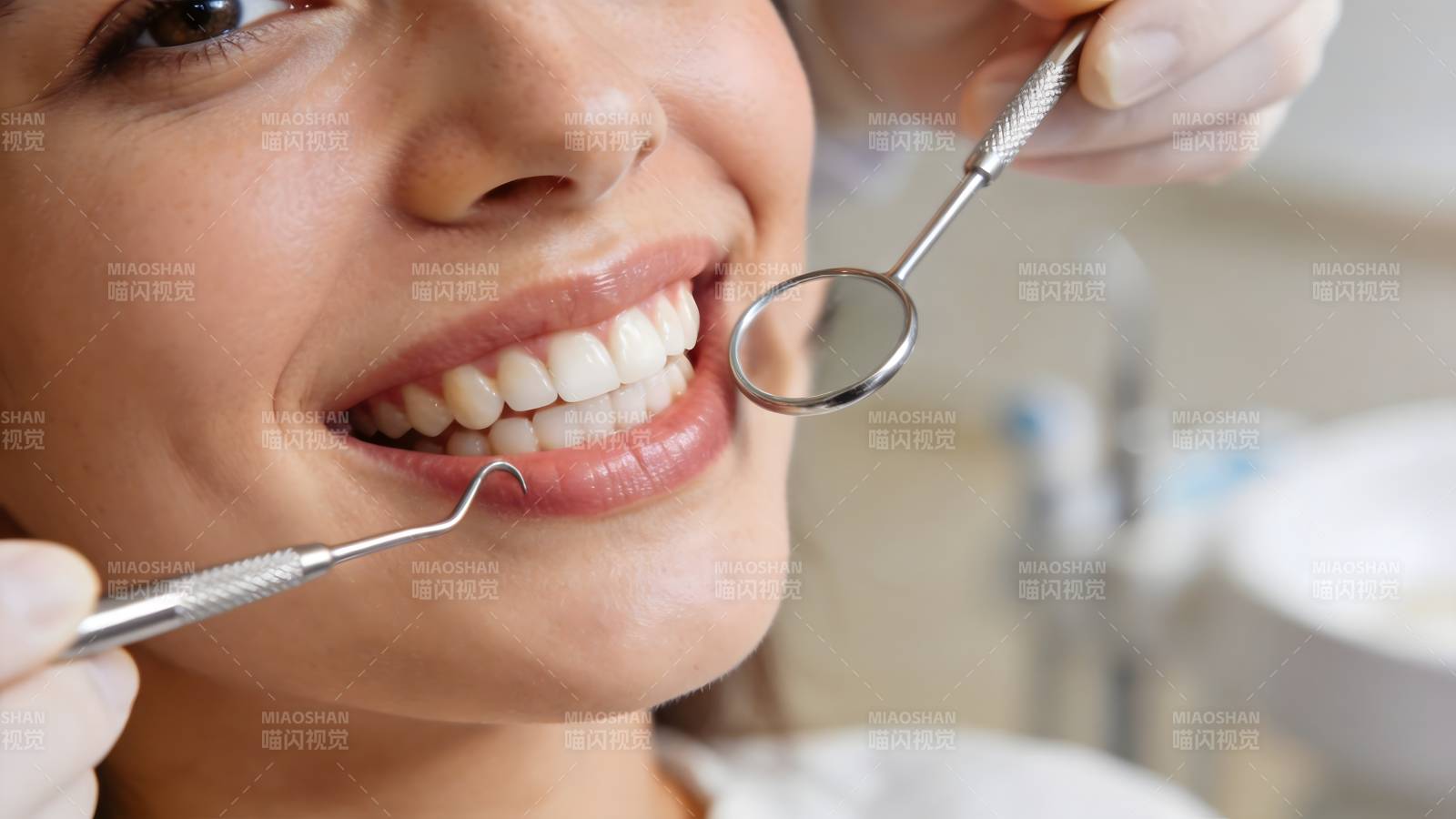 微笑看牙医图片