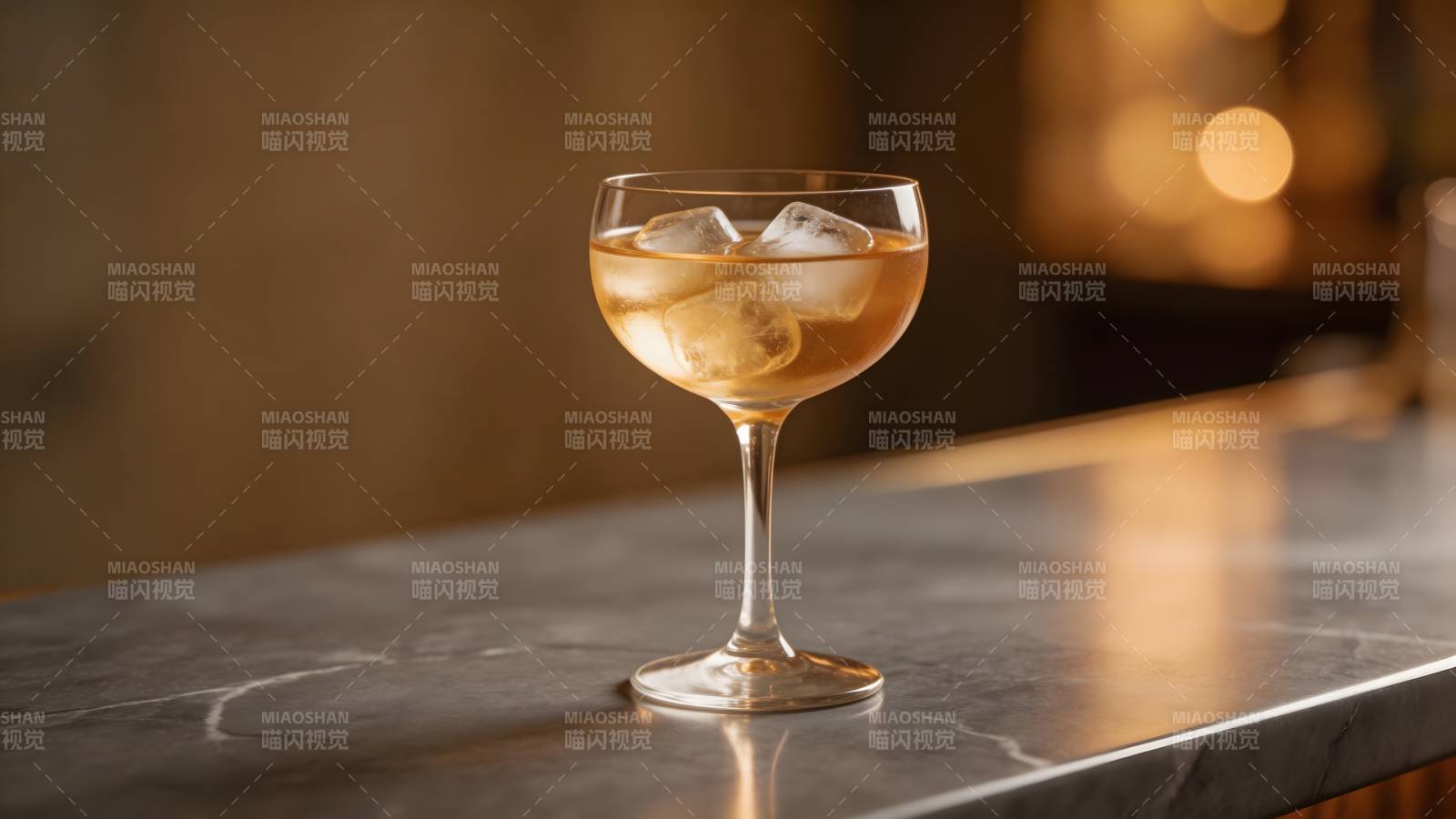 金酒冰块杯图片