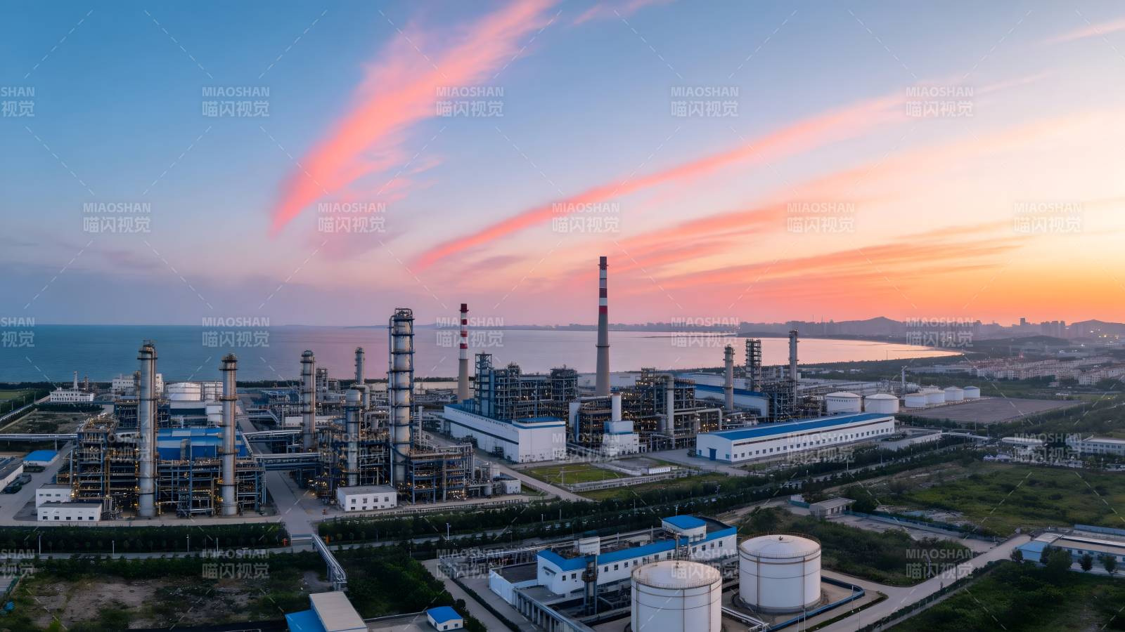 工业厂区日落美景图片