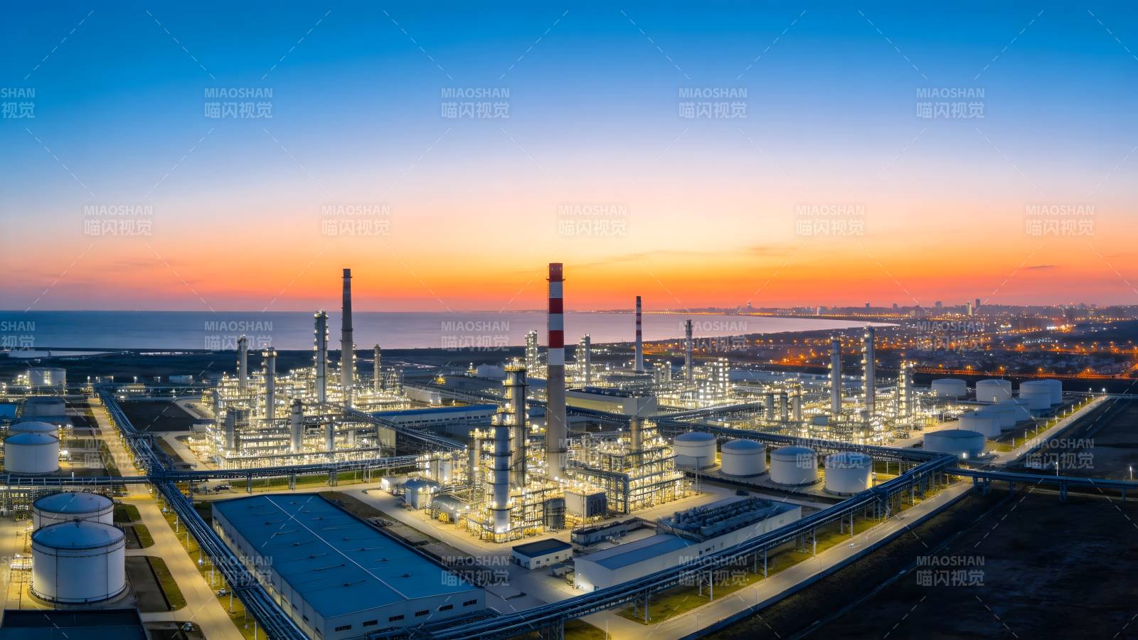 工业厂区夜景图片