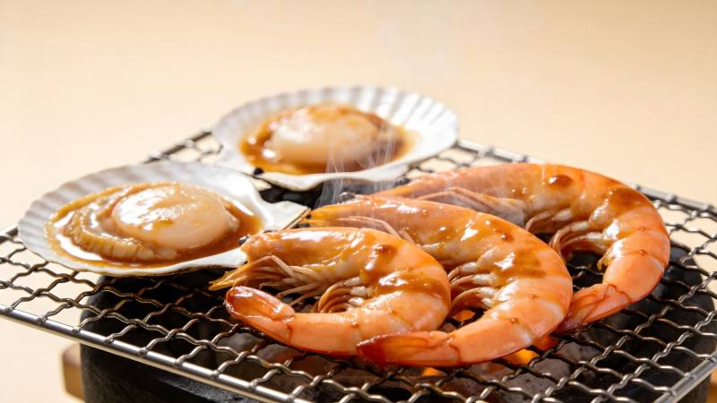 烤虾与扇贝美味呈现图片