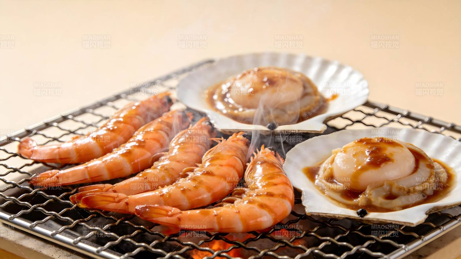 烤虾与扇贝图片