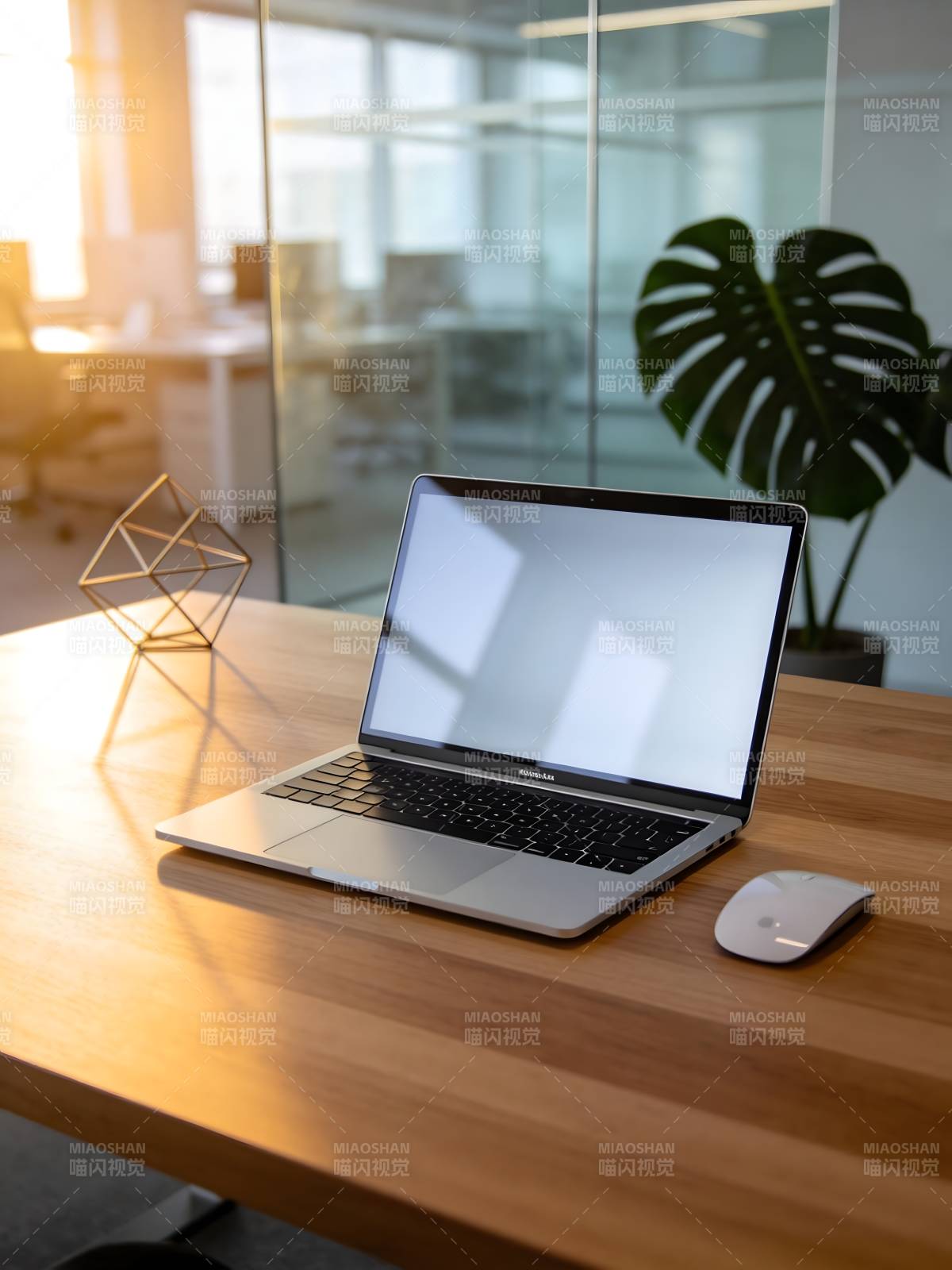 现代办公桌面图片