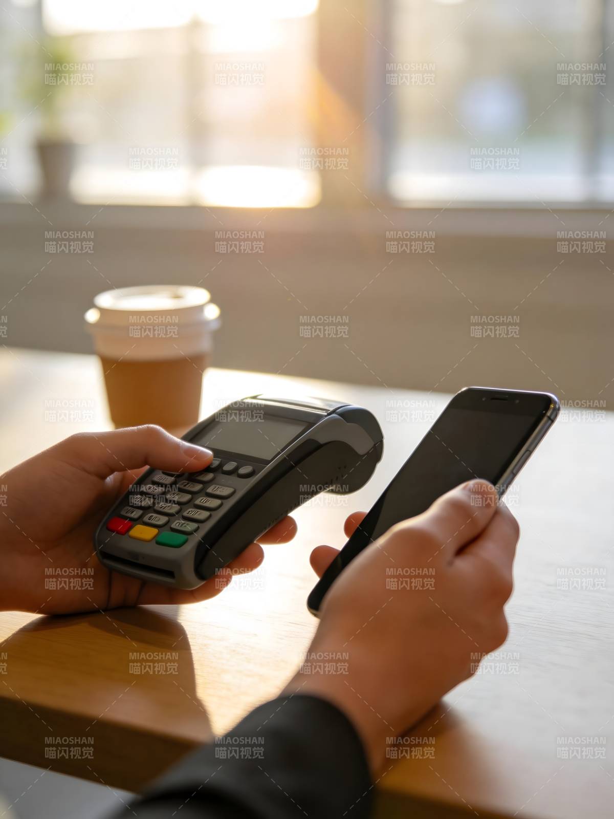 手机支付瞬间图片