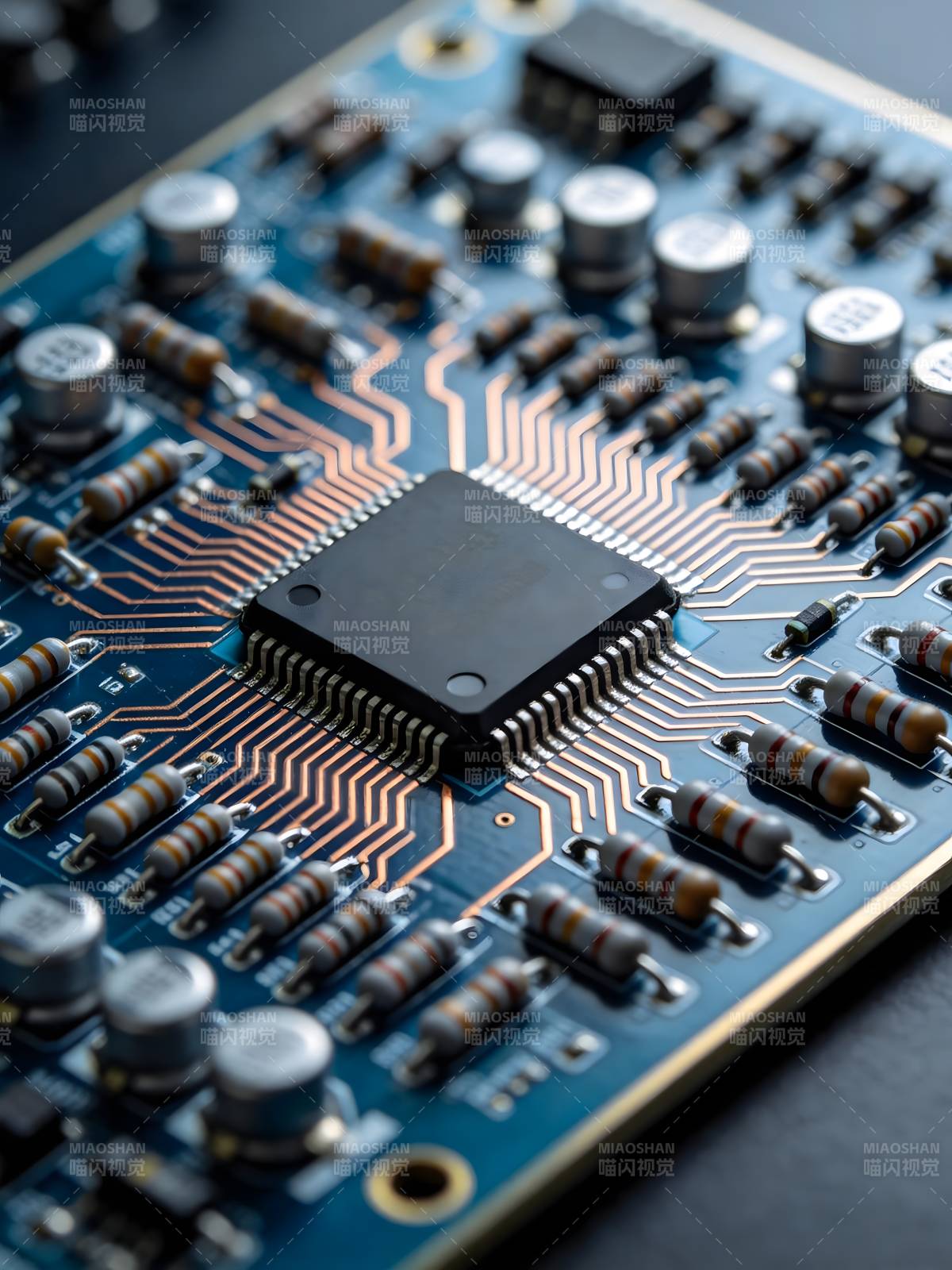 芯片电路板特写图片