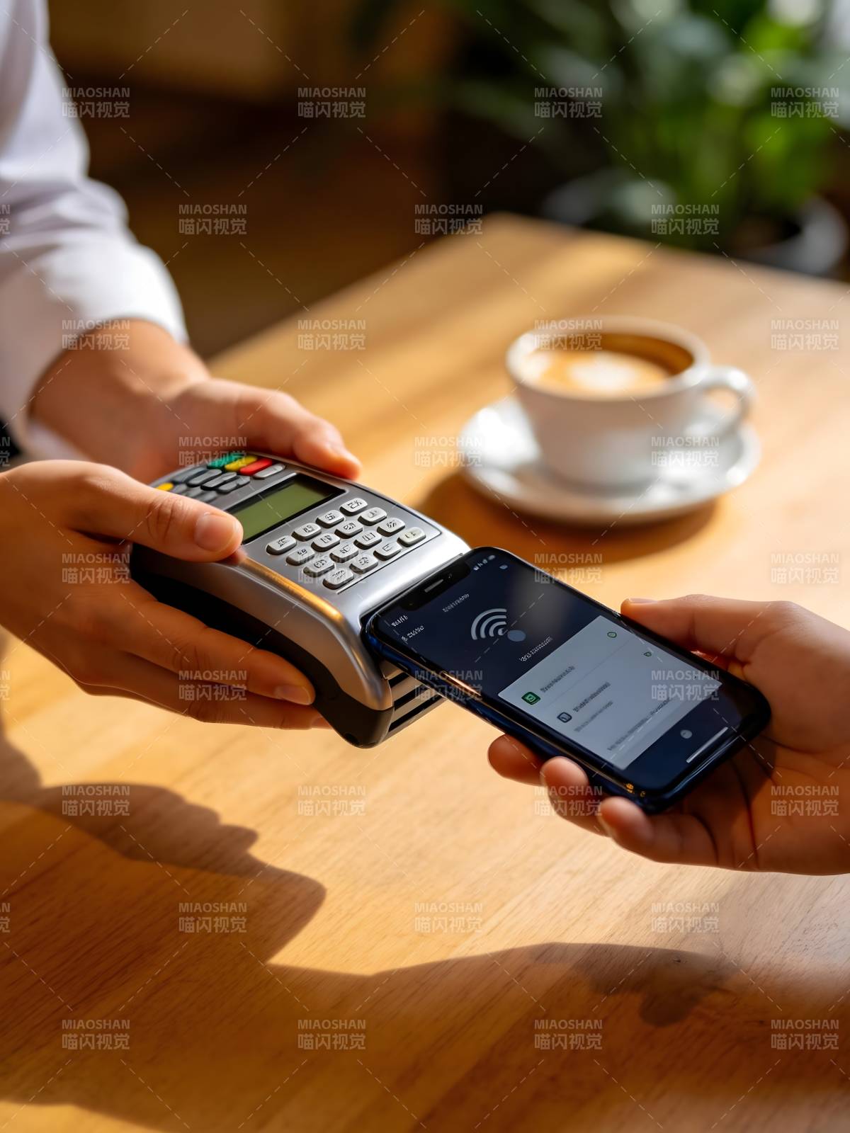 手机支付咖啡图片