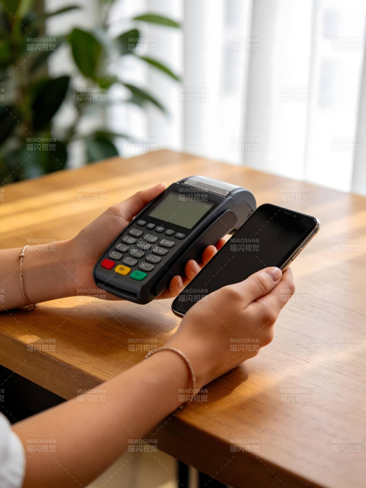 手机支付便捷生活图片