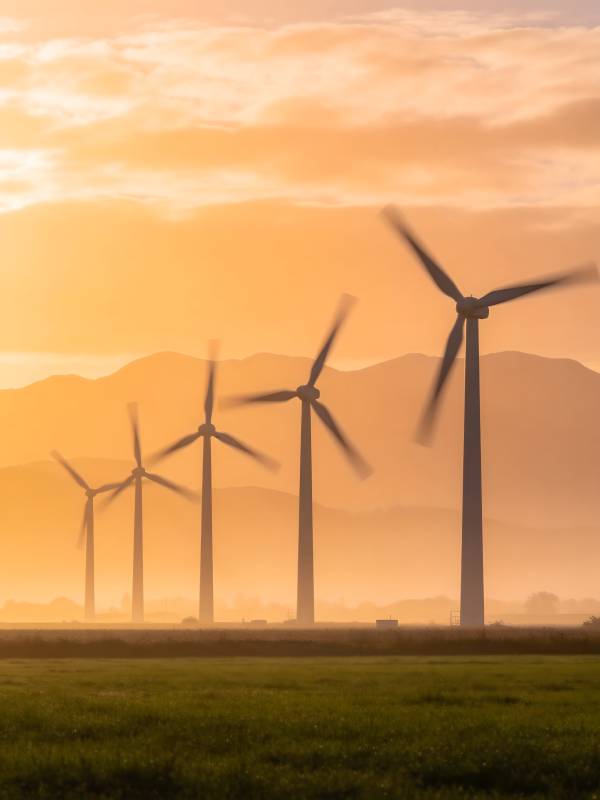 风车日落田园景图片