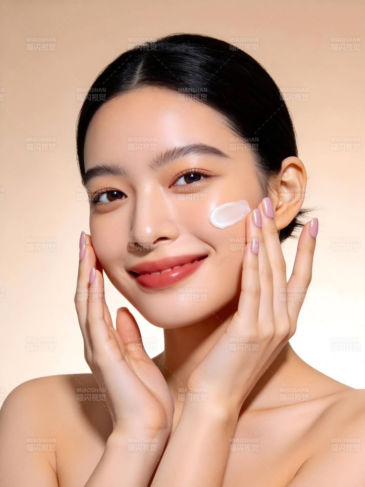 护肤焕亮肌肤图片