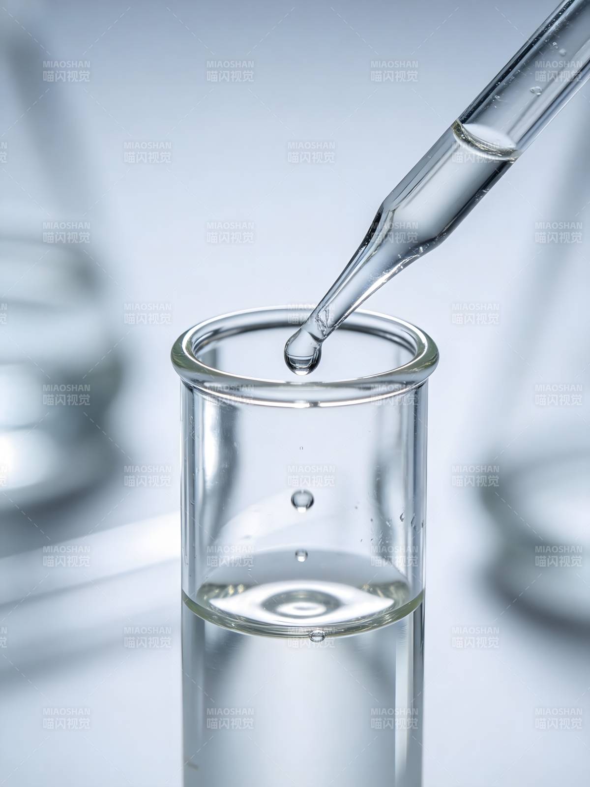 实验滴液入试管图片