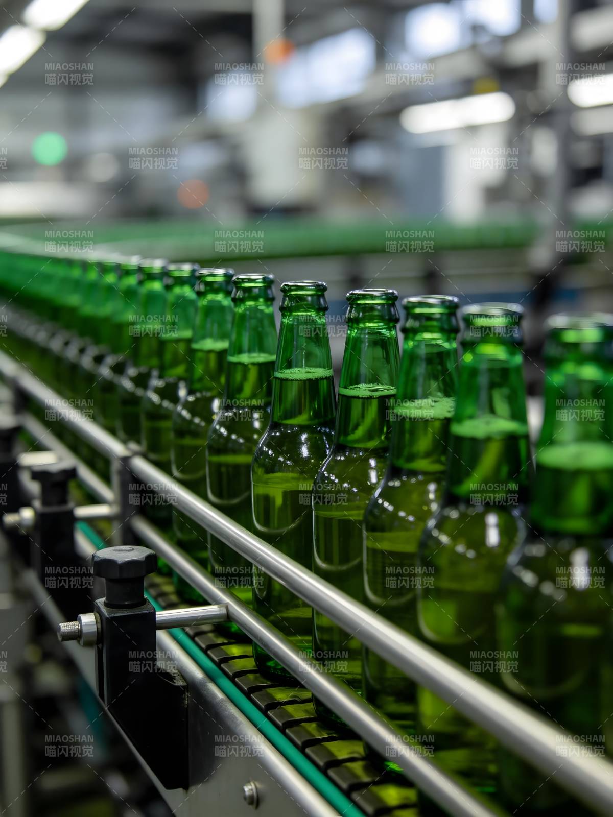 绿色瓶装生产线图片