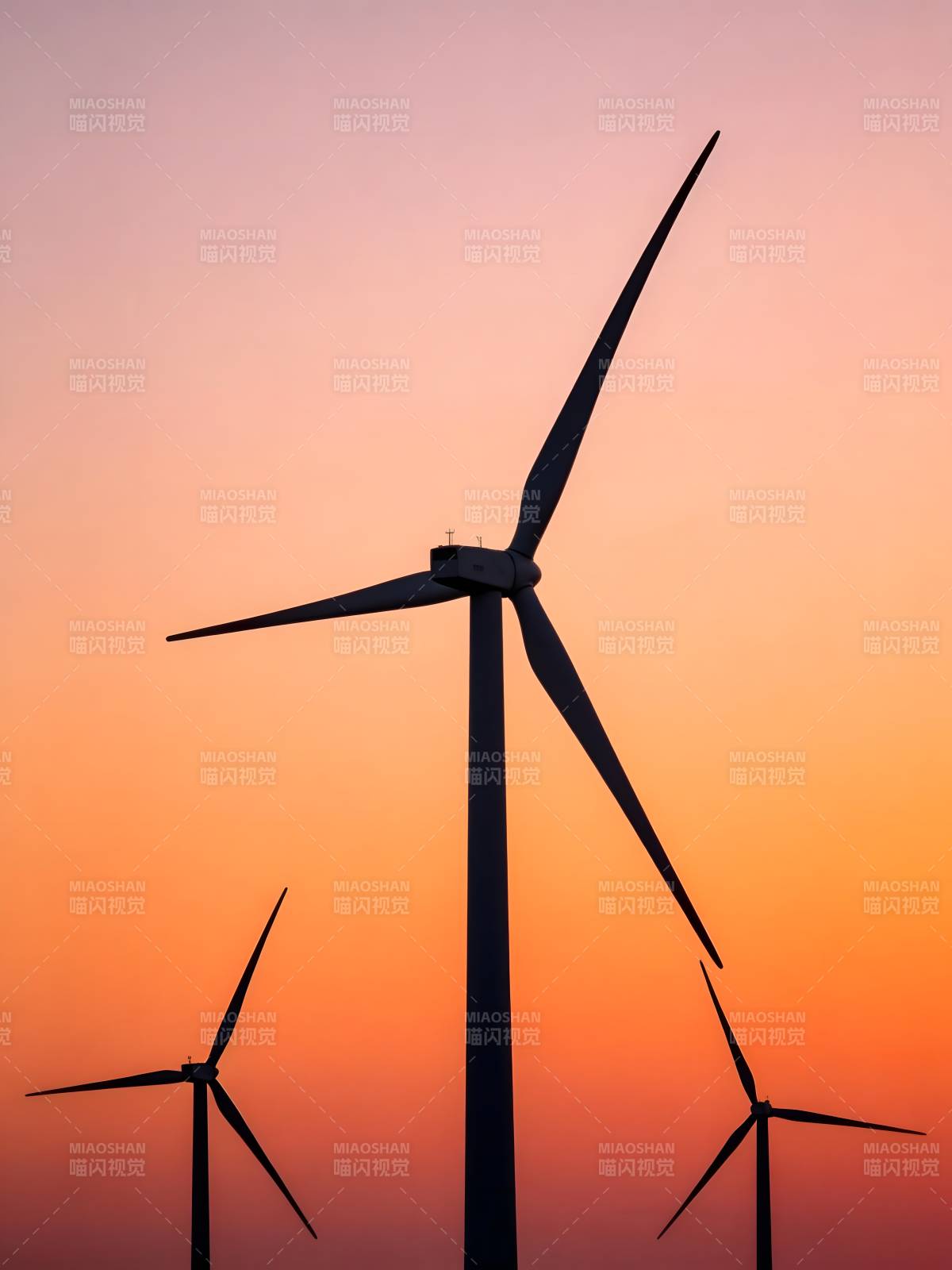 风车剪影日落时图片