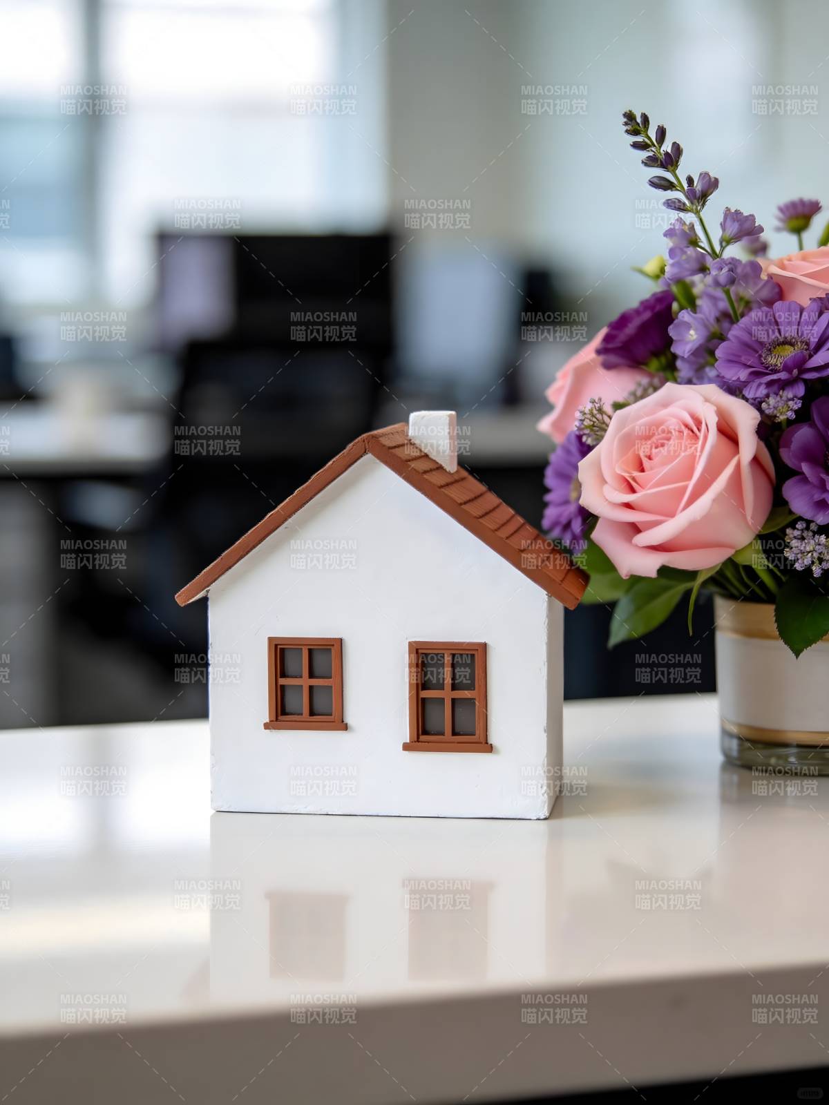 小屋与花束图片