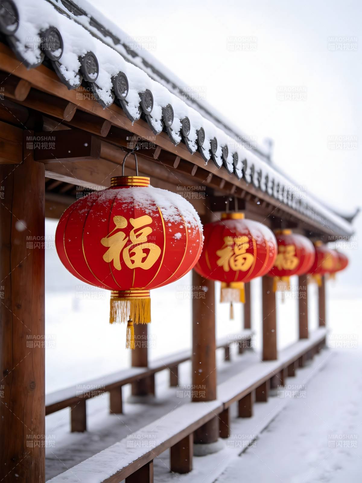 雪中红灯笼图片