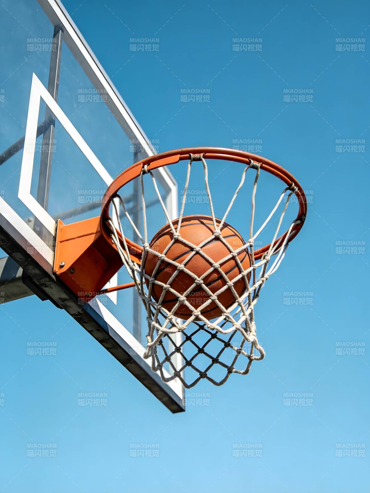 篮球入筐瞬间图片