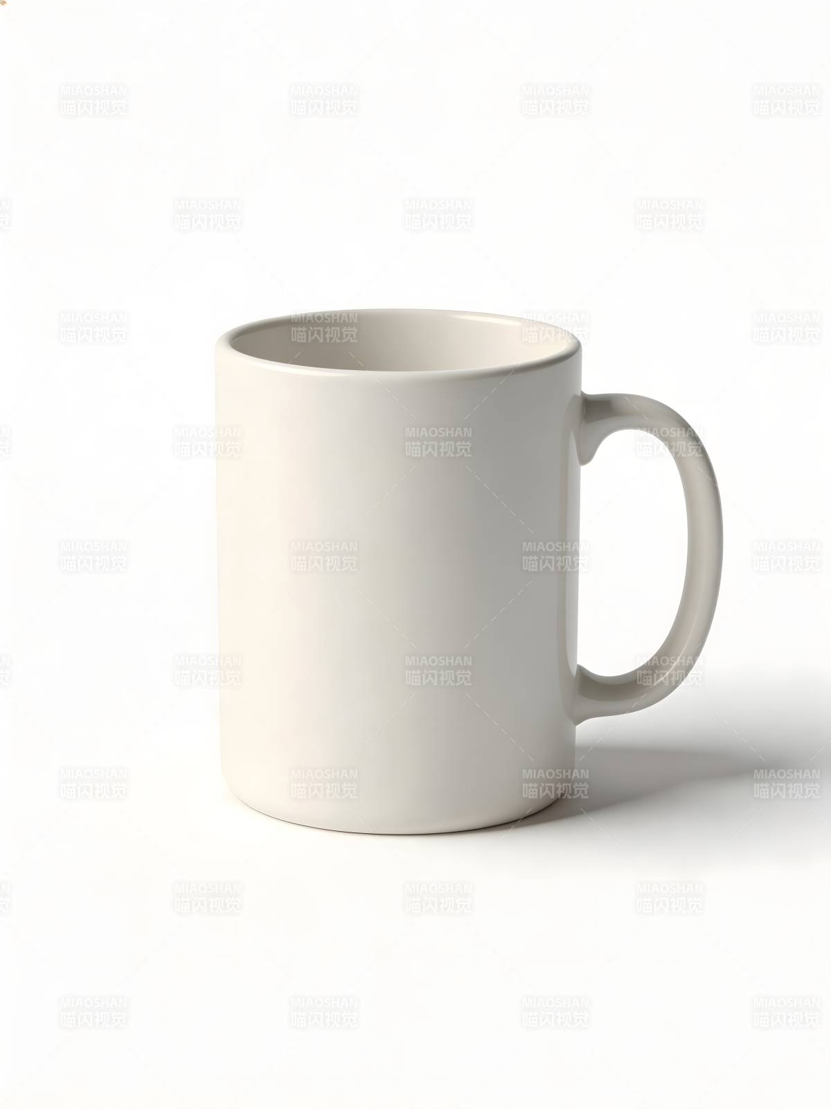 简约白色陶瓷杯图片