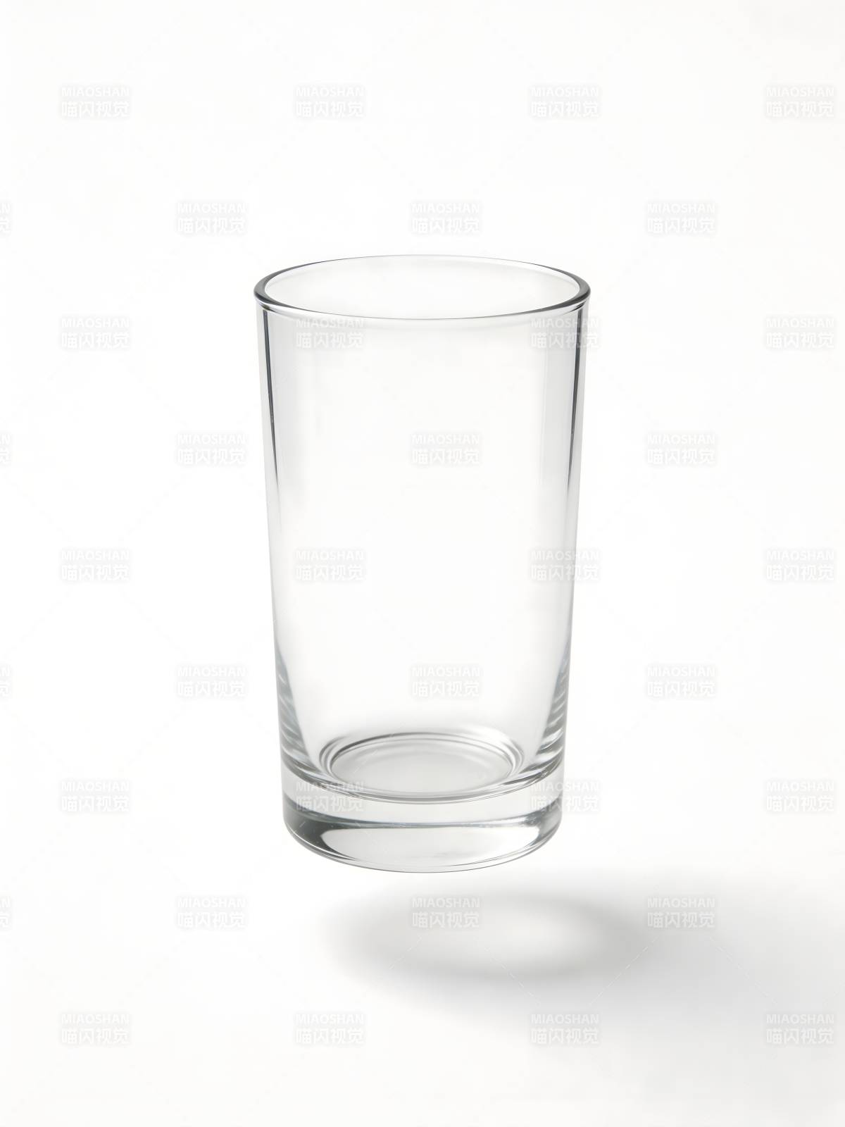 透明玻璃杯图片
