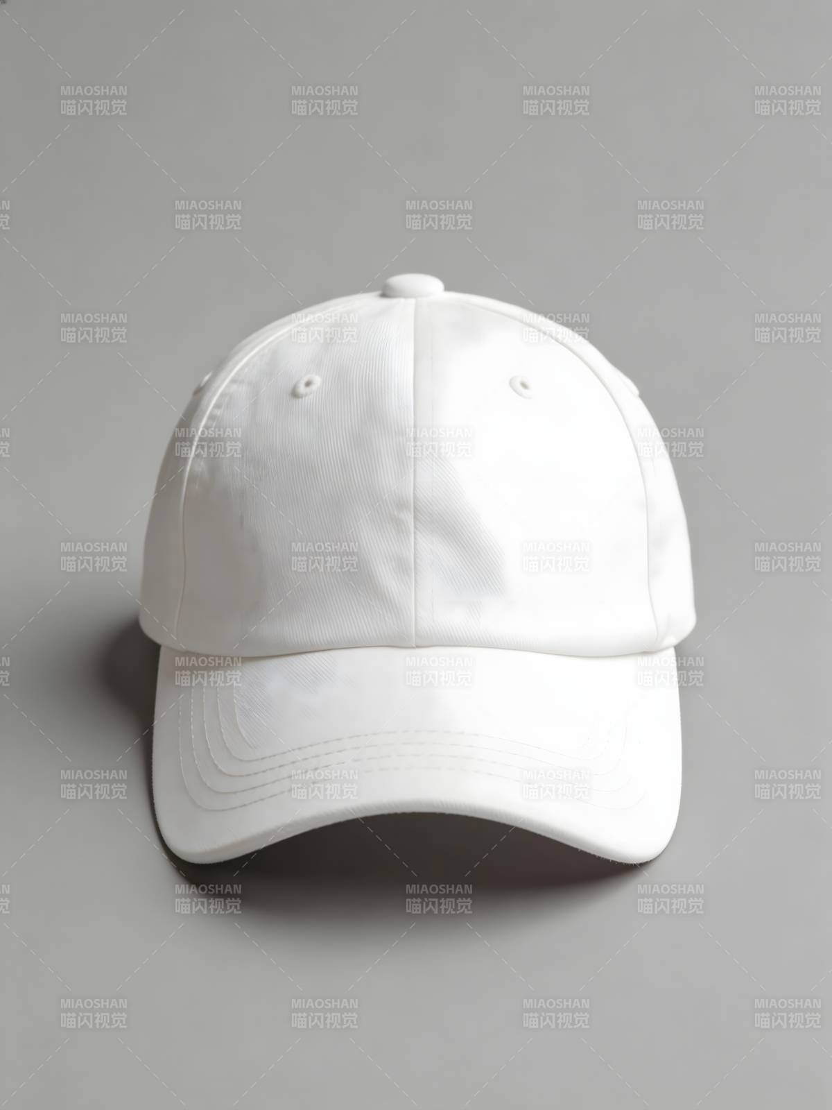 白色棒球帽图片