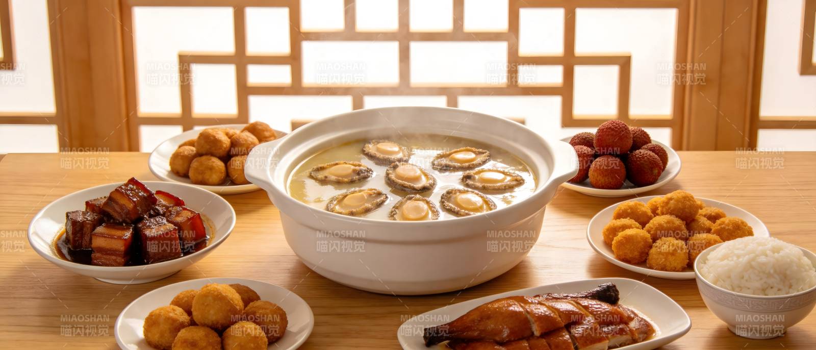 中式团圆宴图片