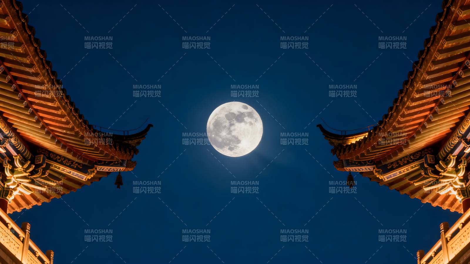 古檐映月夜图片