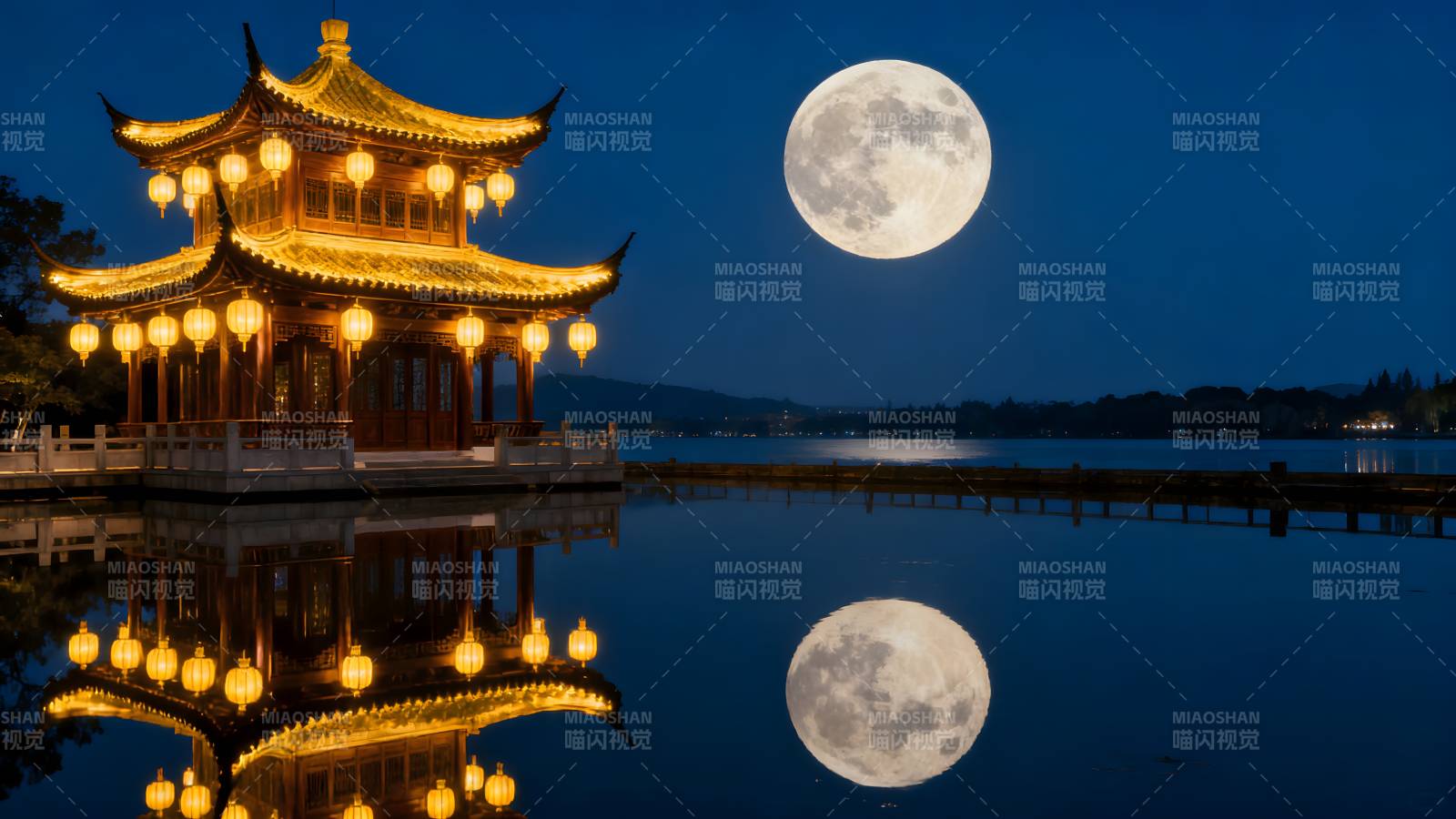 月下亭影 湖光如镜图片