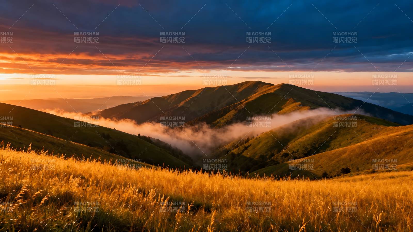 山间晨曦云海图片