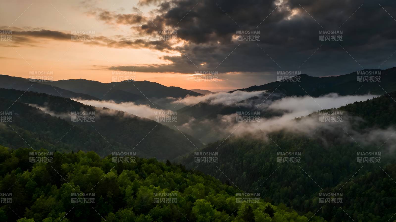 云海日出山间图片