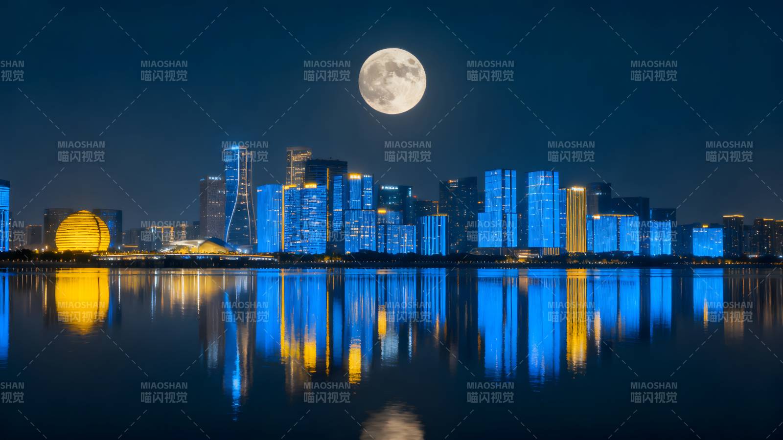 月照城市夜景图片