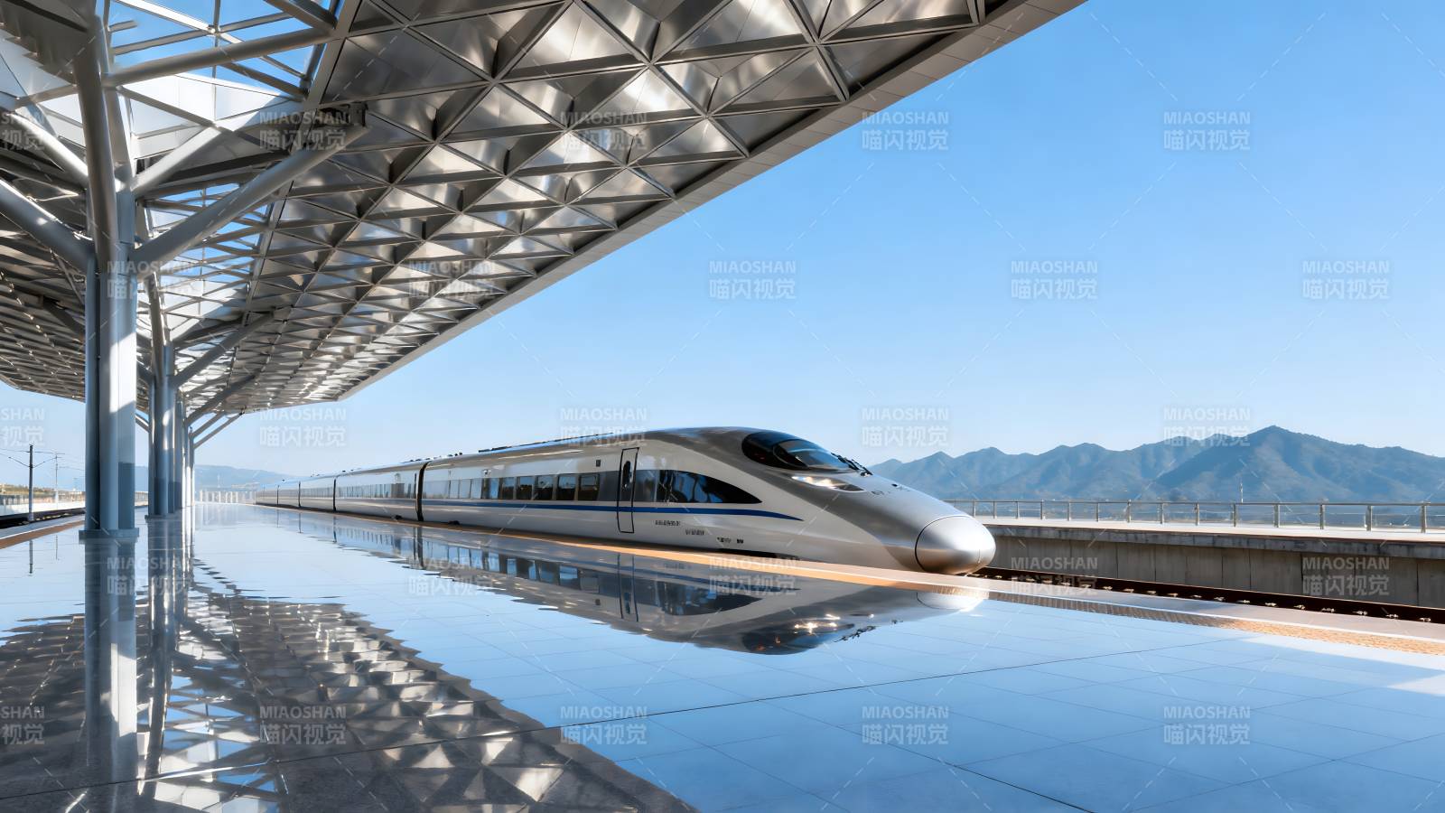 高速列车进站图片