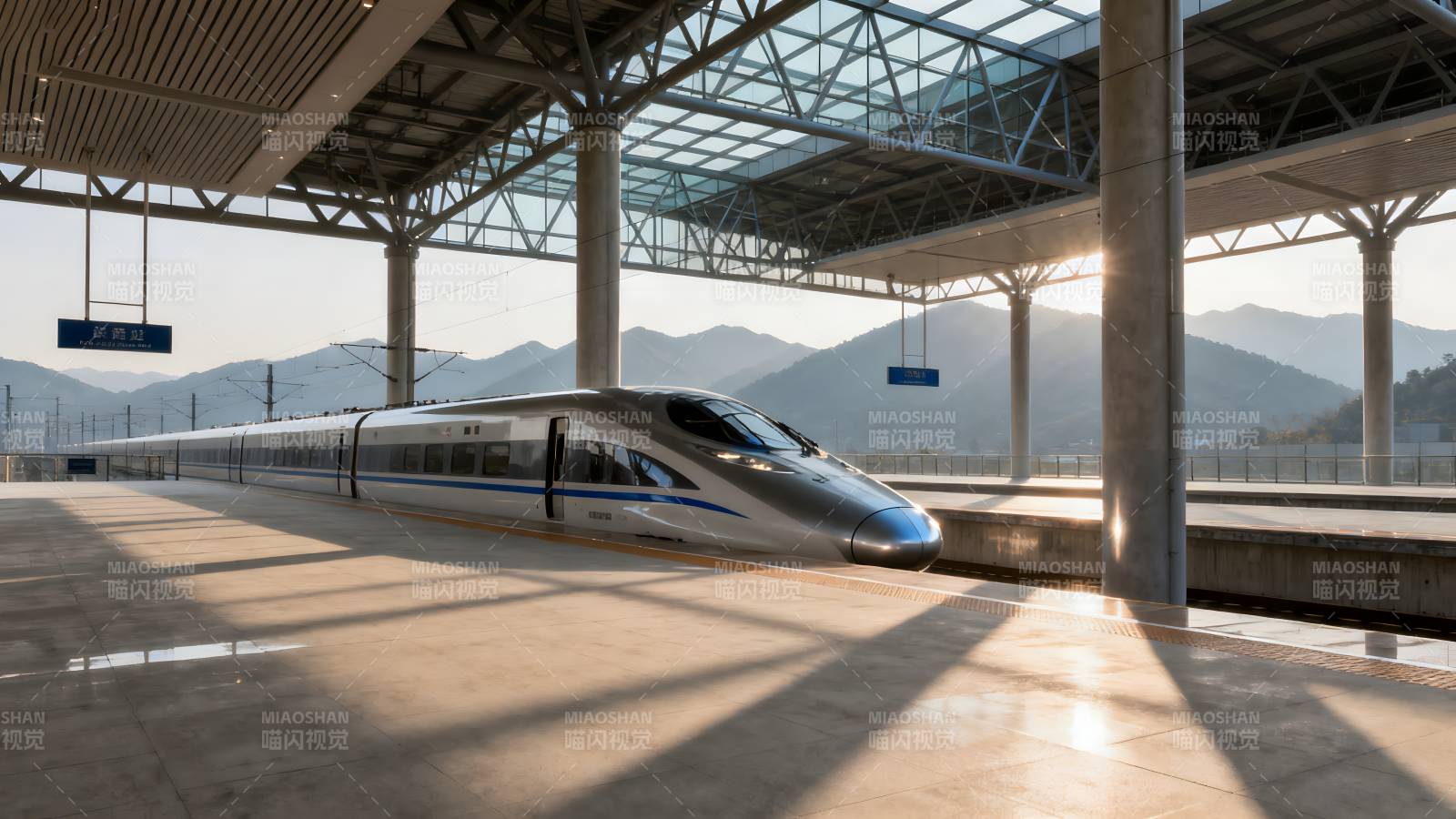 高铁站台静候列车图片