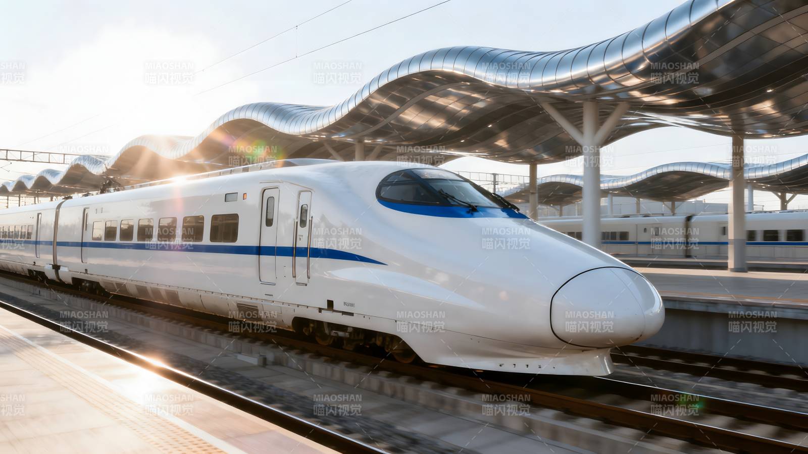 高速列车进站图片