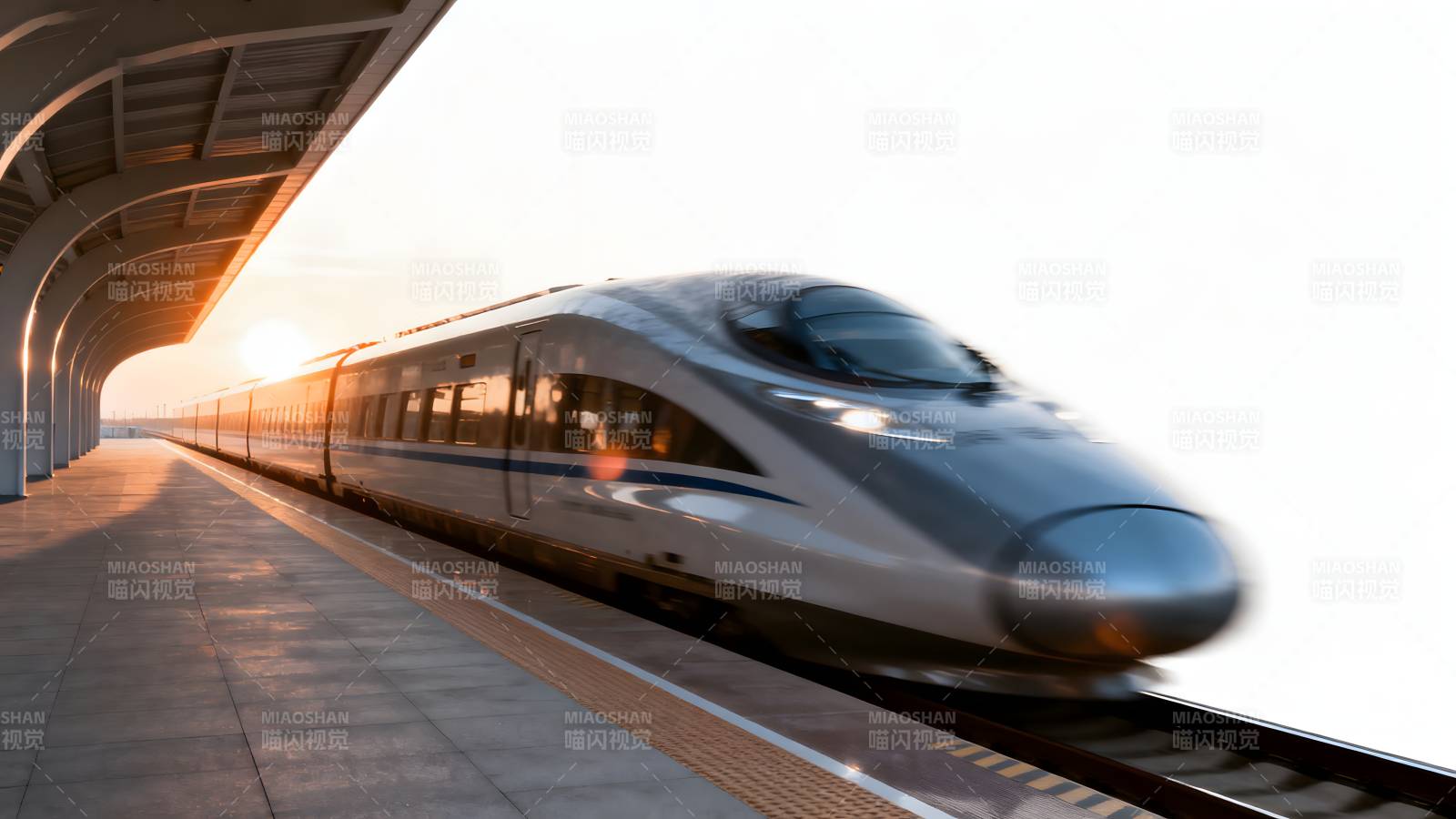 高速列车进站图片