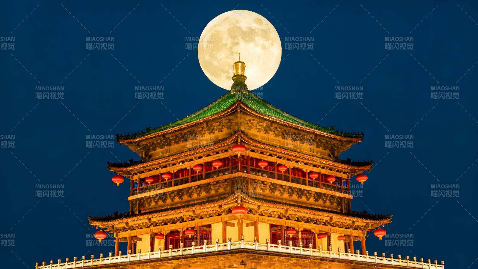 明月映古塔图片