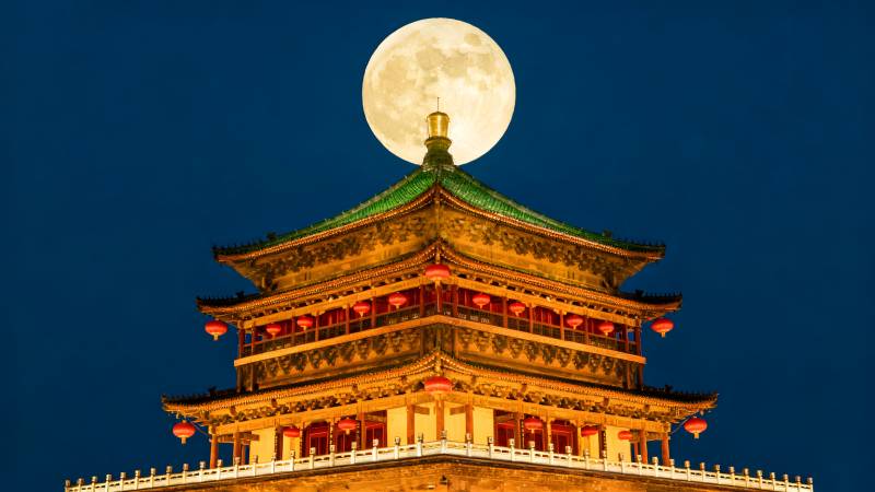 明月映古塔图片