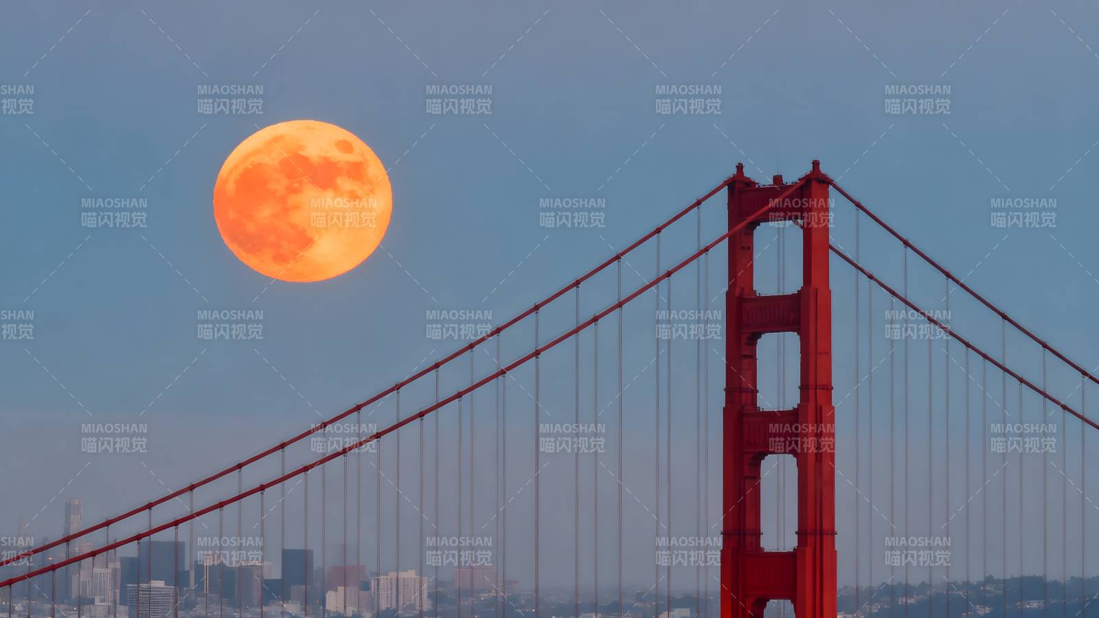 金门大桥月升图片