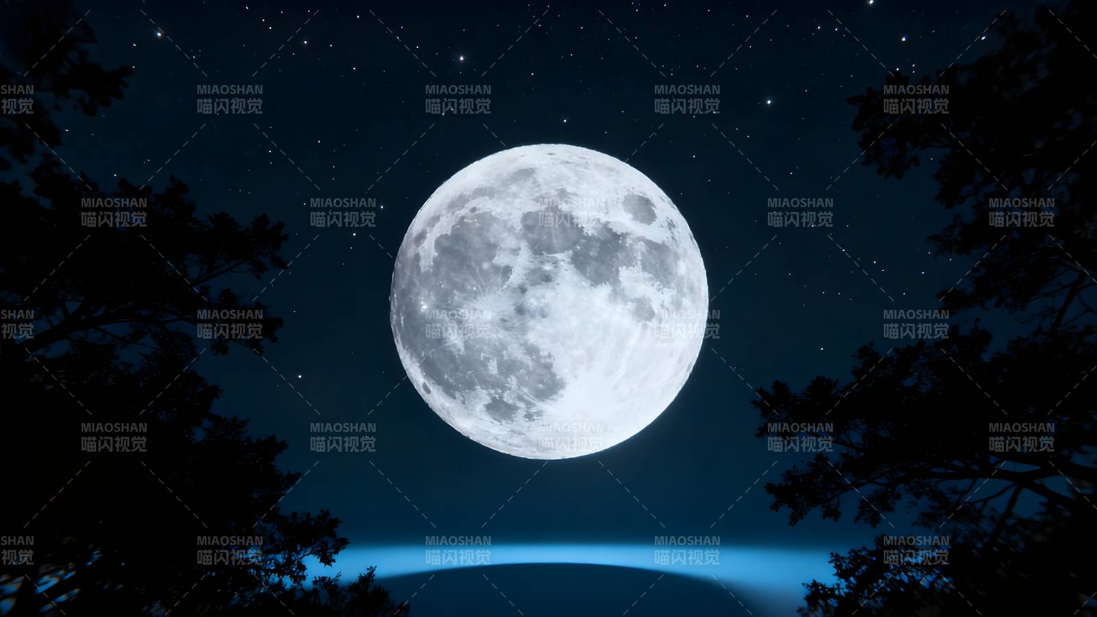 明月高悬夜空图片