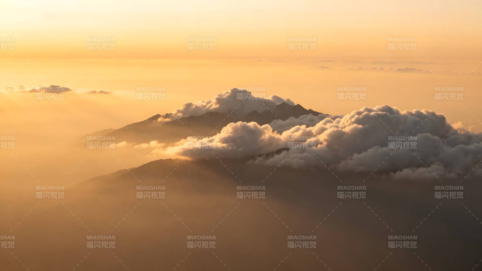 云海日出山峦图片