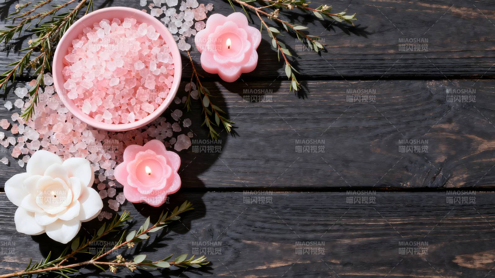 粉色花烛与盐浴图片