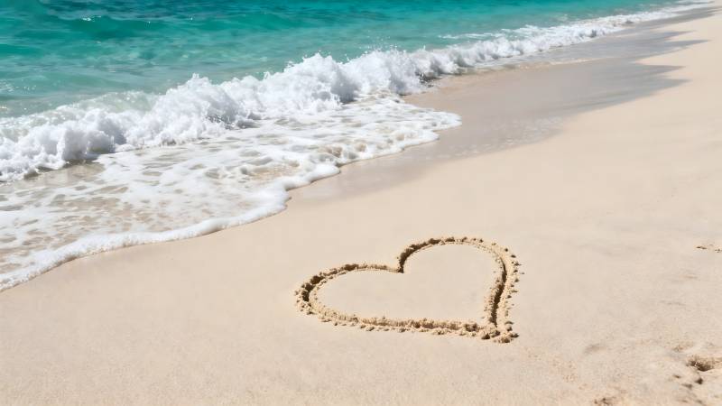 沙滩上的爱心图片
