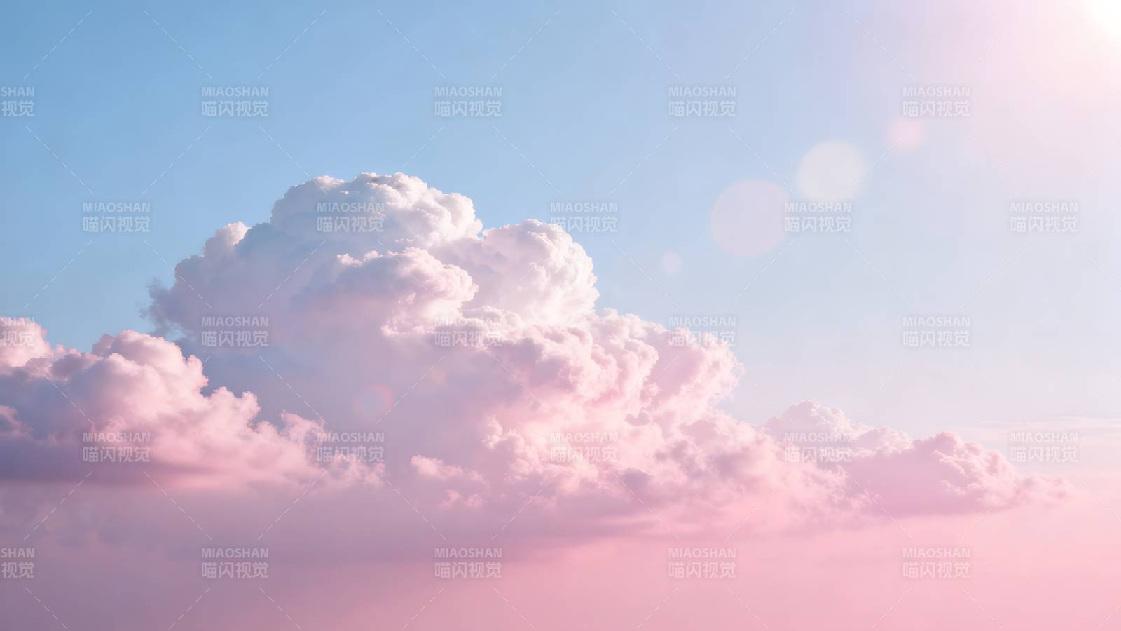粉云映蓝天图片