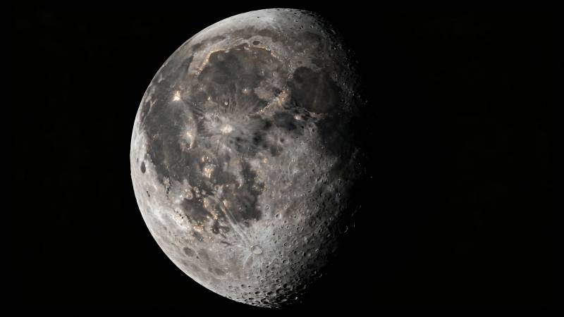 月球表面特写图片