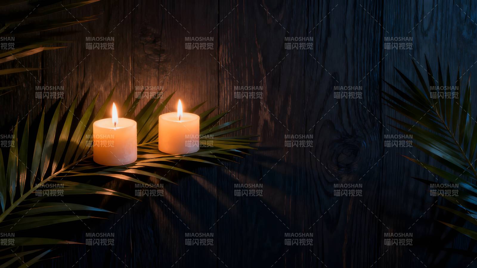 烛光与棕榈叶图片