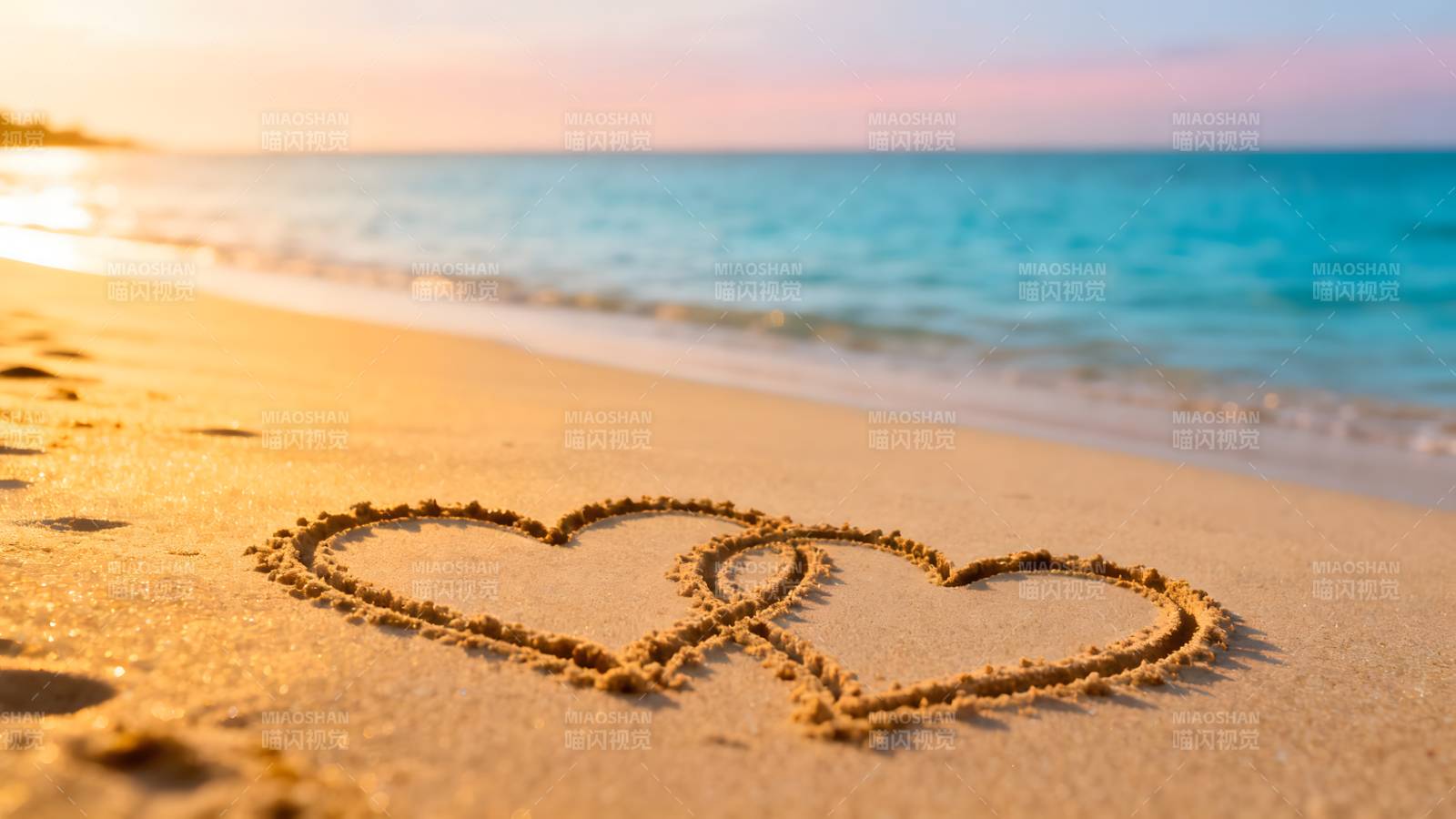 沙滩上的爱心图片
