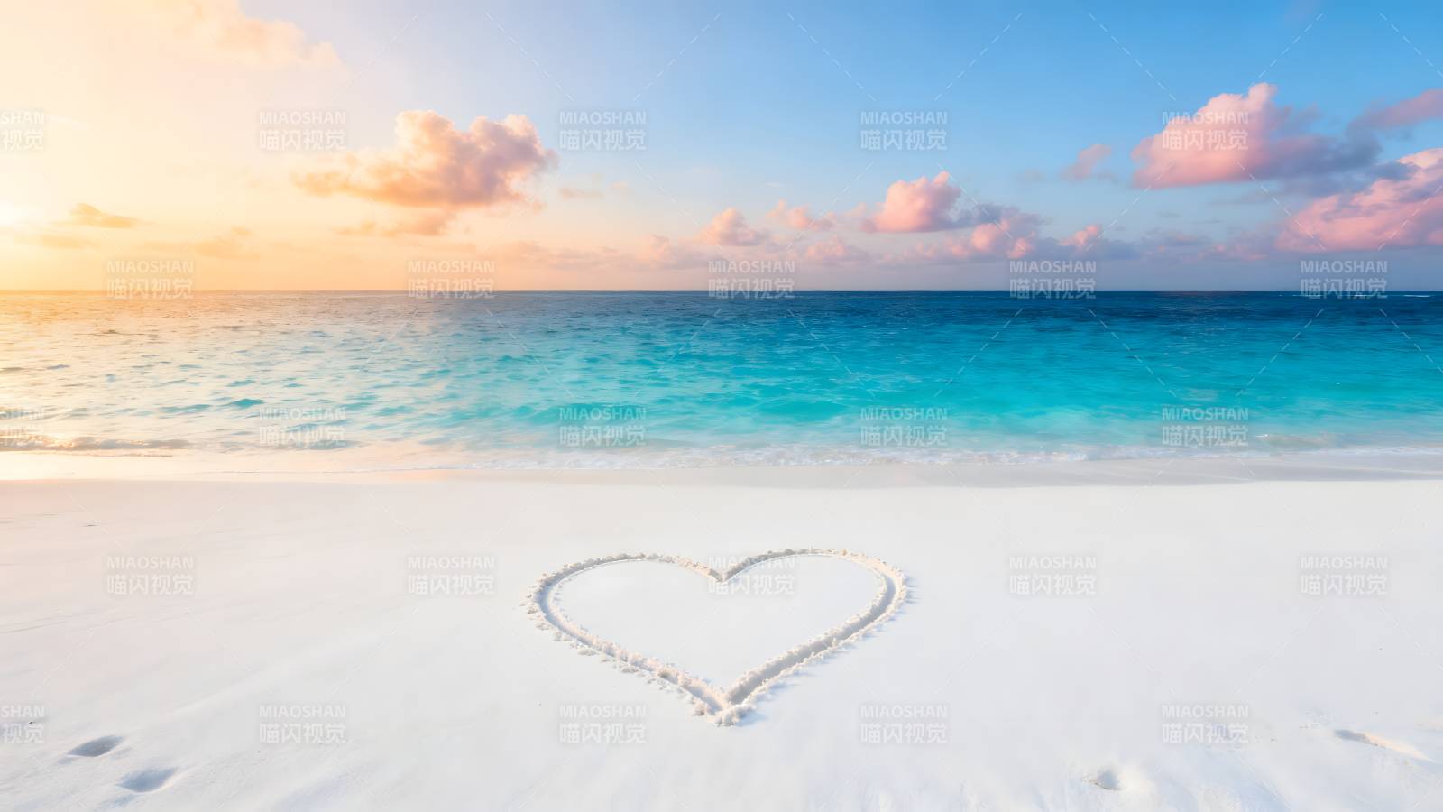 沙滩心形 海天一色图片