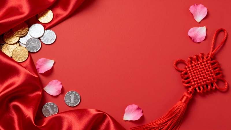 喜庆红绸与金币图片