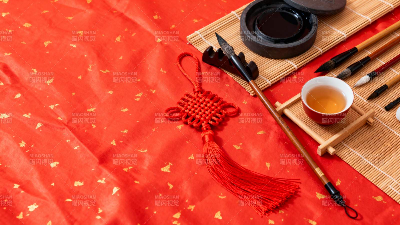 茶艺雅韵 红绸相伴图片